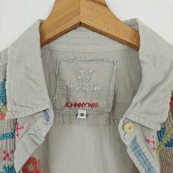 3J Workshop Johnny Was Long Sleeve Button Down Embroidered Lightweight Top Small - Picture 8 of 12